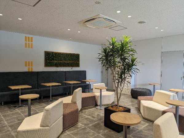 キレイで広々した休憩室でゆっくり休憩出来ます。