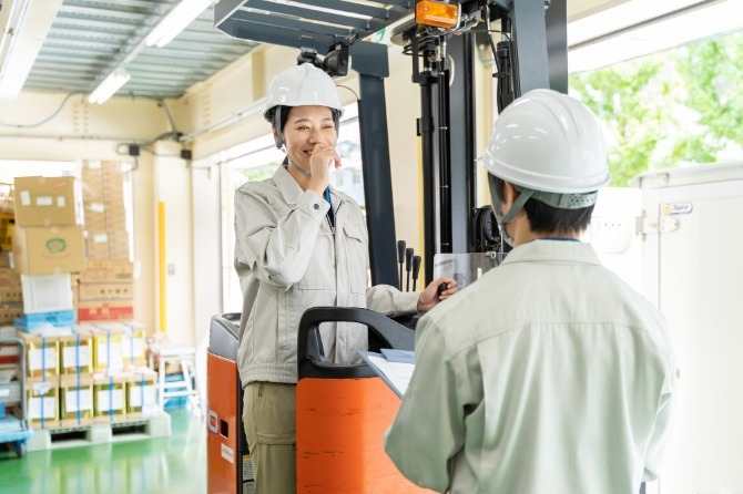 男女スタッフ活躍中！20～50代の幅広い世代が在籍しています。