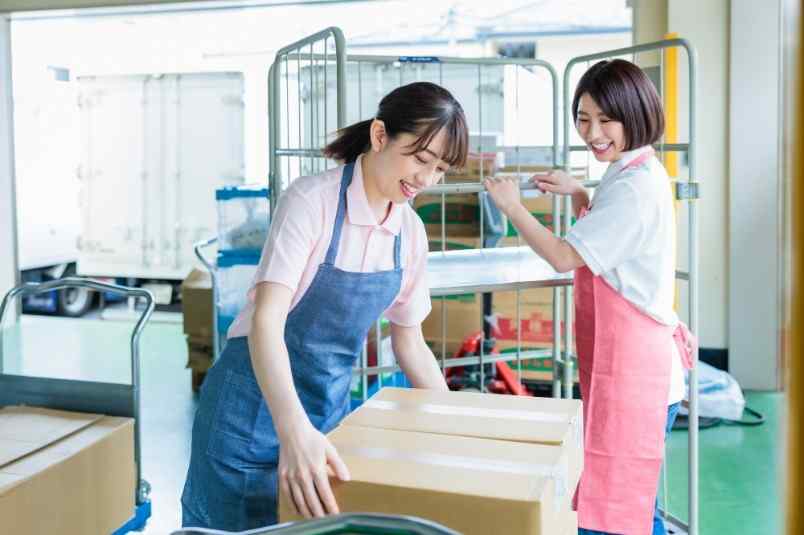 軽いモノが多いので仕分け作業もラクラク♪女性活躍中の職場です☆