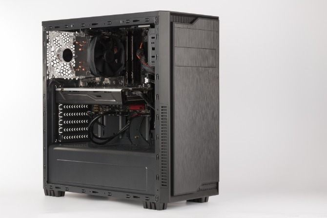 PCのサーバーを扱います。非常にデリケートな商品なので丁寧な対応のできる方を採用します。