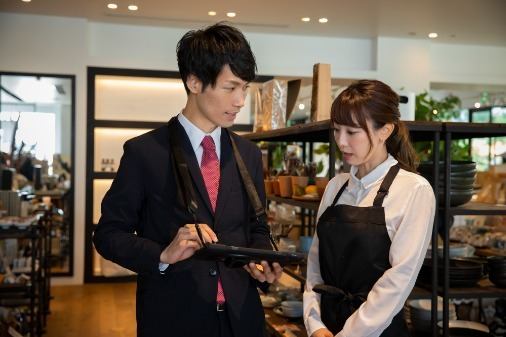 店舗様と上手にコミュニケーションを取りながら、お仕事をしていただきます。