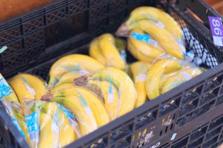 作業は丁寧に！傷つきやすい果物なので丁寧に扱ってください。