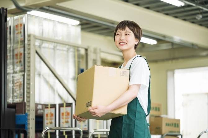 男女活躍中の職場！「二俣新町駅」「西船橋駅」～無料送迎バス運行中！