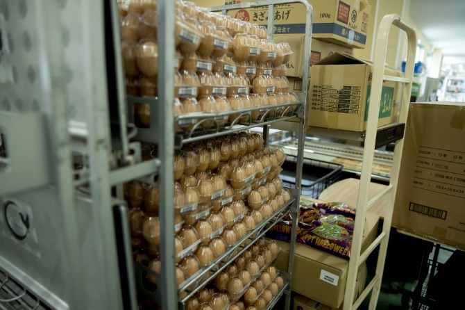 大手スーパーに出荷される商品を扱います。チルド倉庫なので寒さが苦手な方は防寒着をご準備ください