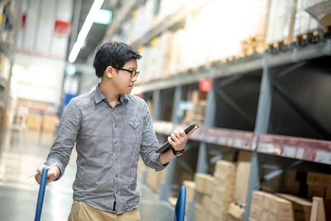 ピッキングは、商品の棚から商品を取り集めてくるお仕事！お買い物気分で楽しい♪