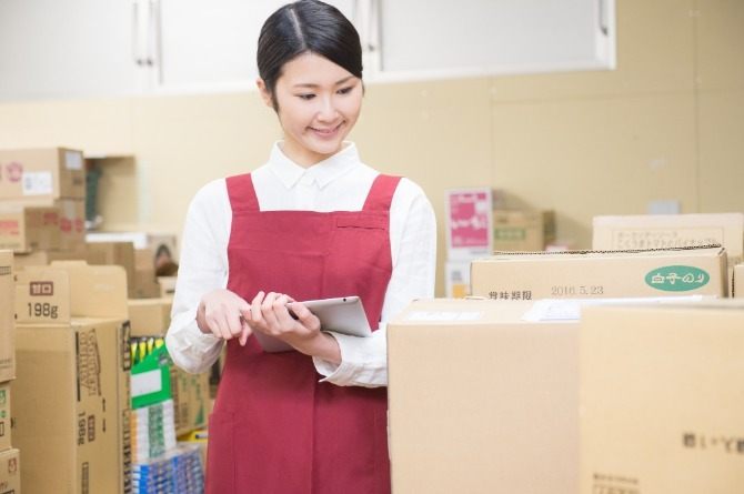 お菓子や飲料を扱います！どなたでもモクモクとできるお仕事！