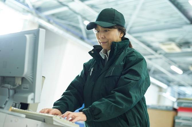 PCを使用し、購入者様情報の確認と入力をします。お仕事のブランクある方も未経験も大歓迎！