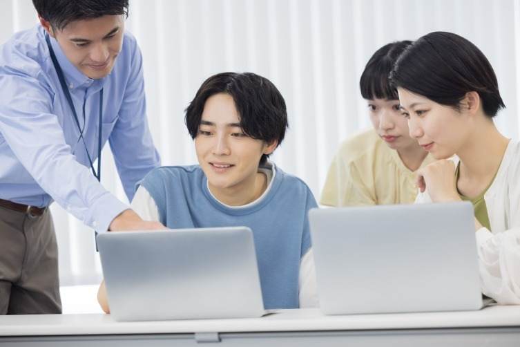 具体的で分かりやすい研修があります！自身を持ってひとり立ちできます！