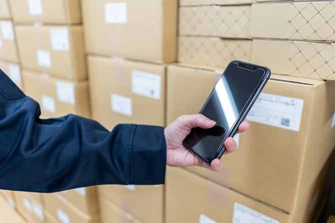 商品のバーコードをスマホでピッとして取り集めます！未経験大歓迎！