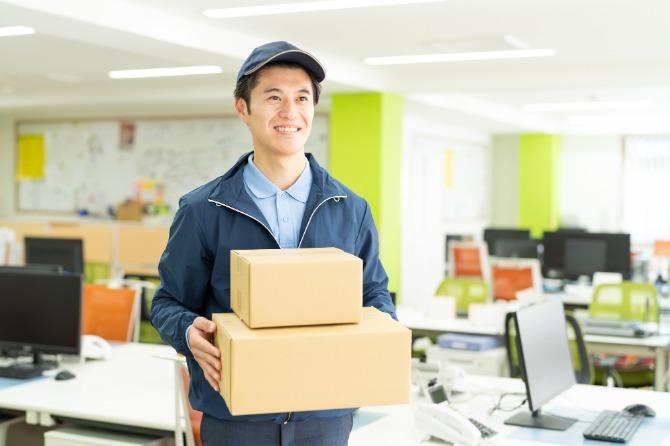 オフィスへの配達もあります。時々集荷もします。