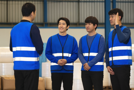 分からないことはすぐ確認できる体制です！軽作業が初めての方にも丁寧に教えます！