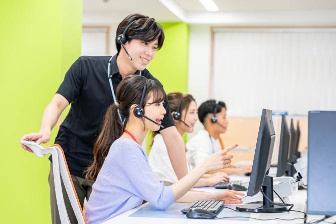 分からない事や困ったことはスグに先輩に確認できるのでご安心ください♪